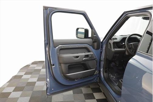 2025 Land Rover Defender S
