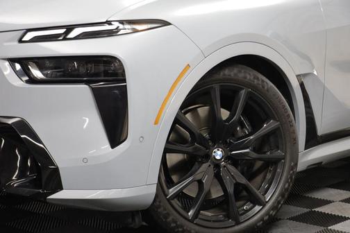 Brooklyn Grey Metallic 2024 BMW X7 xDrive40i