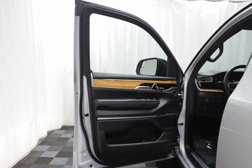 2024 Jeep Grand Wagoneer L Series III 4x4