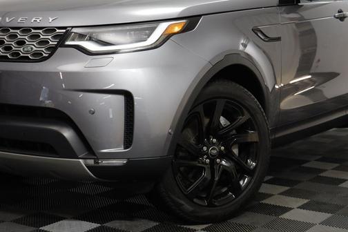 2025 Land Rover Discovery P300 S