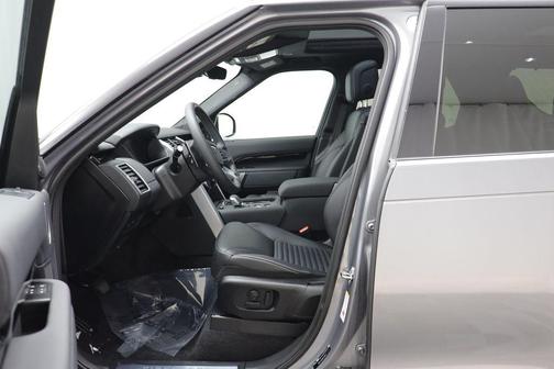 2025 Land Rover Discovery P300 S