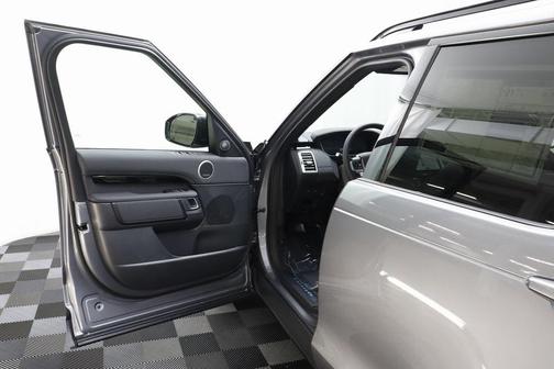 Eiger Grey Metallic 2025 Land Rover Discovery P300 S