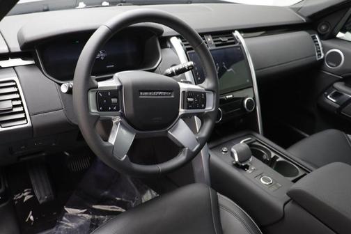 2025 Land Rover Discovery P300 S