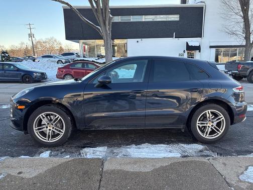 2021 Porsche Macan Base