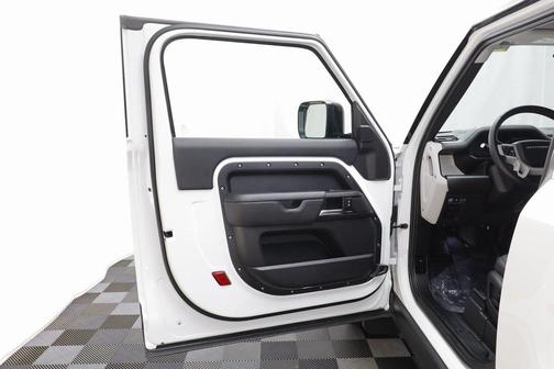 2025 Land Rover Defender 90 P300 S