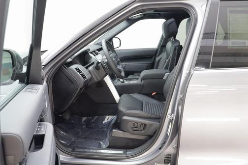2025 Land Rover Discovery P300 S