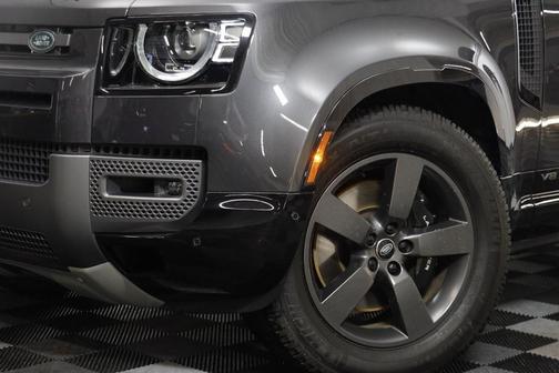 2023 Land Rover Defender 110 V8