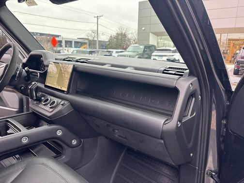 2023 Land Rover Defender 110 V8