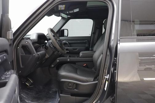 2023 Land Rover Defender 110 V8