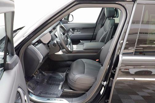 2026 Land Rover Range Rover P530 SE