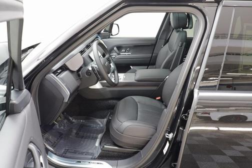 2026 Land Rover Range Rover SE