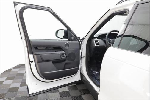 2025 Land Rover Discovery S