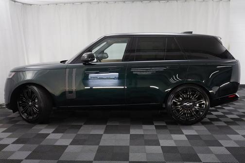 2025 Land Rover Range Rover SE