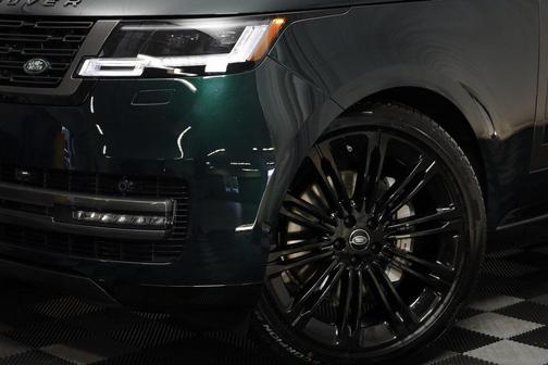 2025 Land Rover Range Rover SE