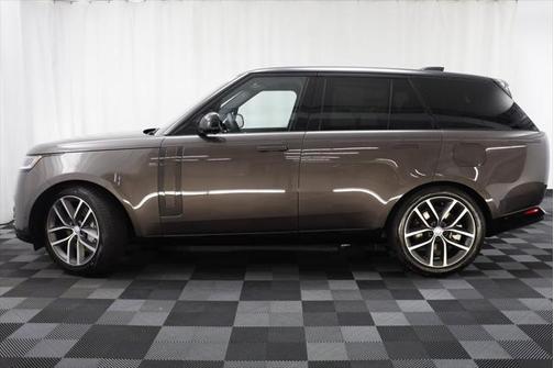 2025 Land Rover Range Rover P550e SE