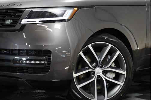 2025 Land Rover Range Rover P550e SE