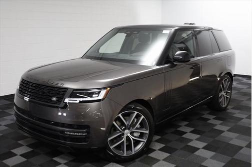 2025 Land Rover Range Rover P550e SE