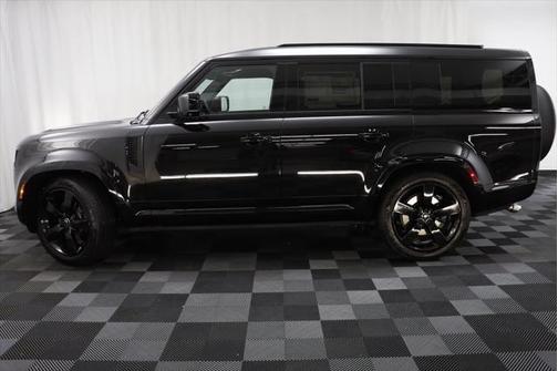 2025 Land Rover Defender V8
