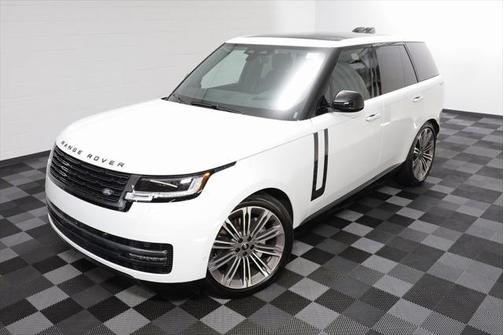 2025 Land Rover Range Rover SE