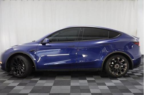 2022 Tesla Model Y Long Range Dual Motor All-Wheel Drive