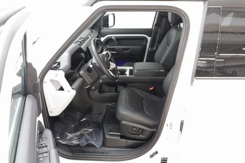 2025 Land Rover Defender 110 P400 X-Dynamic SE