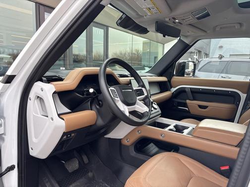 2025 Land Rover Defender 110 P400 S