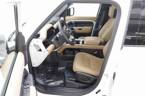 2025 Land Rover Defender 110 P400 S