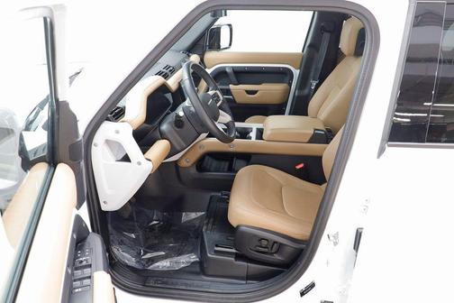 2025 Land Rover Defender 110 P400 S