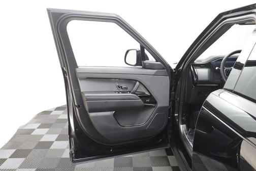 Santorini Black Metallic 2025 Land Rover Range Rover Sport SE