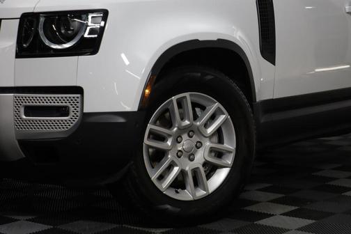 Fuji White 2025 Land Rover Defender 110 P300