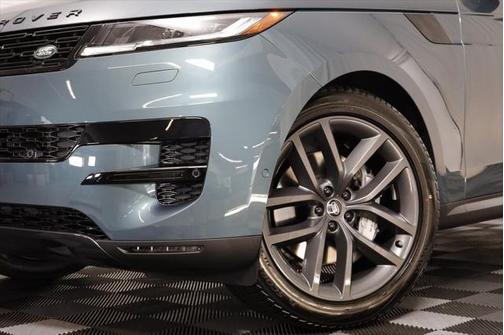 2025 Land Rover Range Rover Sport SE