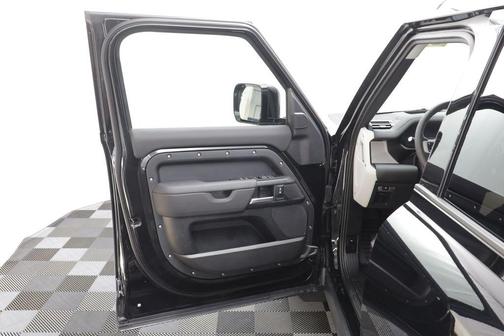 Santorini Black Metallic 2025 Land Rover Defender 110 P400 S