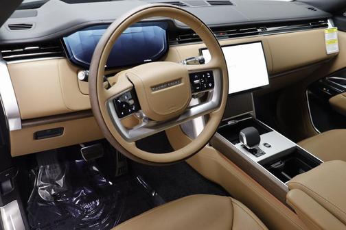 2025 Land Rover Range Rover P530 SE 7 Seat
