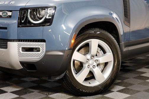 2025 Land Rover Defender 110 P400 S