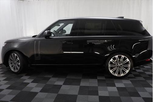 2025 Land Rover Range Rover P530 SE 7 Seat