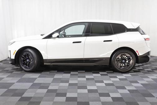 2025 BMW iX xDrive50