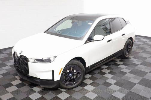 2025 BMW iX xDrive50