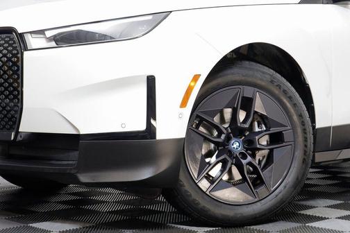 2025 BMW iX xDrive50