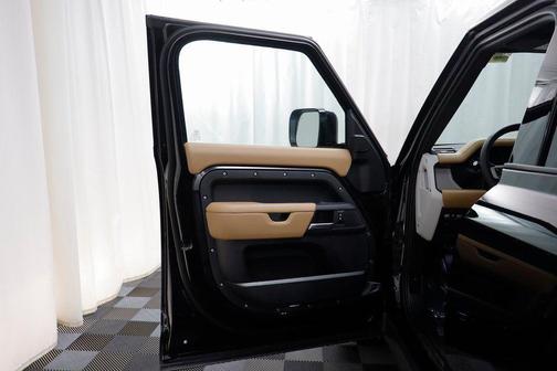 2026 Land Rover Defender X-Dynamic SE