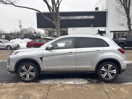 2020 Mitsubishi Outlander Sport SE