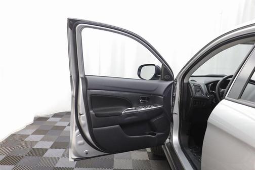 2020 Mitsubishi Outlander Sport SE