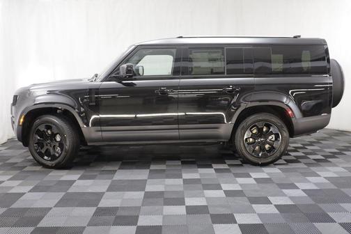 Santorini Black Metallic 2026 Land Rover Defender S
