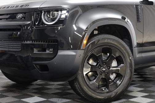 Santorini Black Metallic 2026 Land Rover Defender S