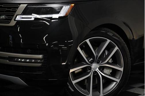 2025 Land Rover Range Rover SE