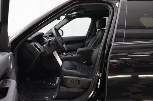 2025 Land Rover Discovery P300 S