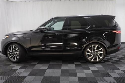 2025 Land Rover Discovery P300 S