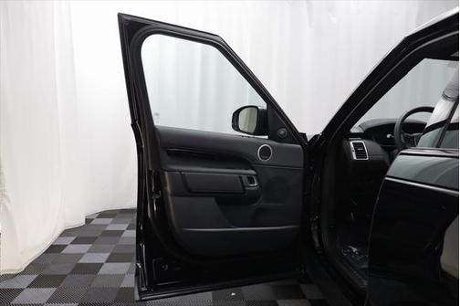 2025 Land Rover Discovery P300 S