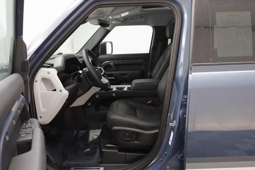 2025 Land Rover Defender 110 P400 S