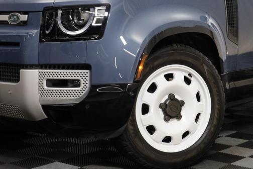 2025 Land Rover Defender 110 P400 S