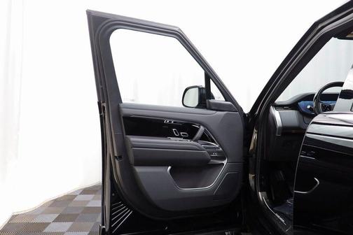2025 Land Rover Range Rover P530 SE